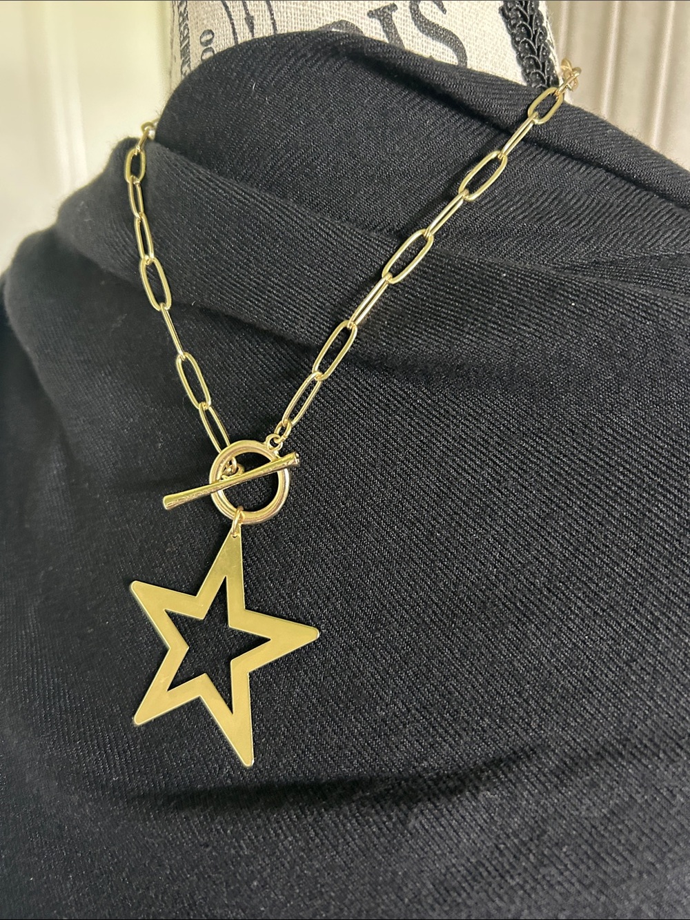 Gold Star Pendant Chain Necklace